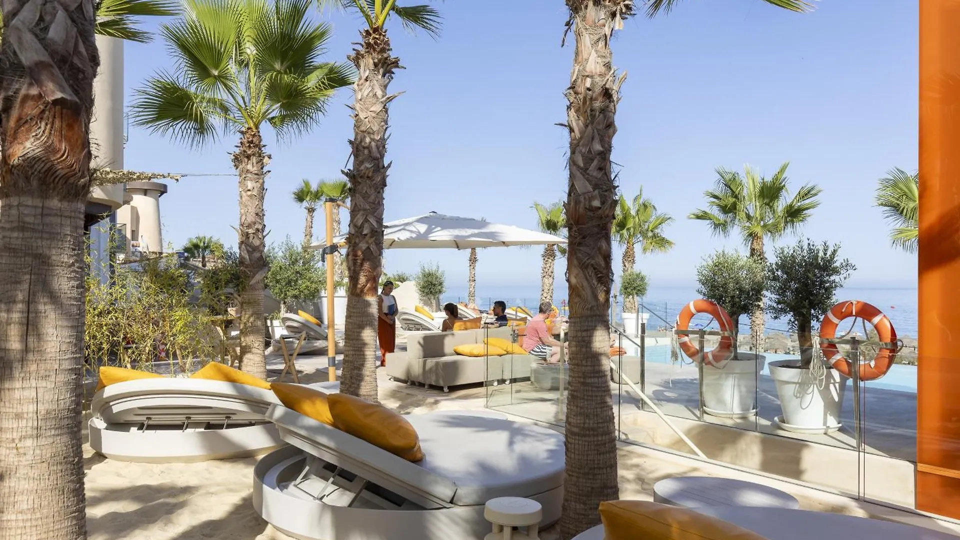 Apartment Modern Luxury Suite With Terrace In Higueron Fuengirola