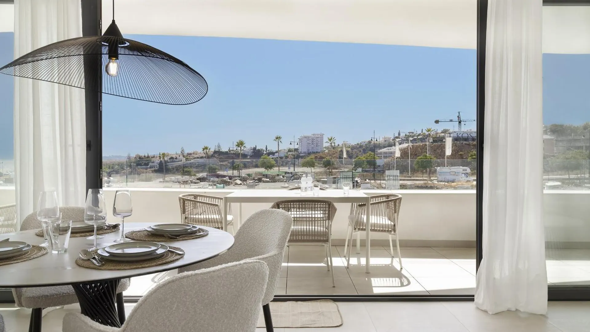 Apartment Modern Luxury Suite With Terrace In Higueron Fuengirola