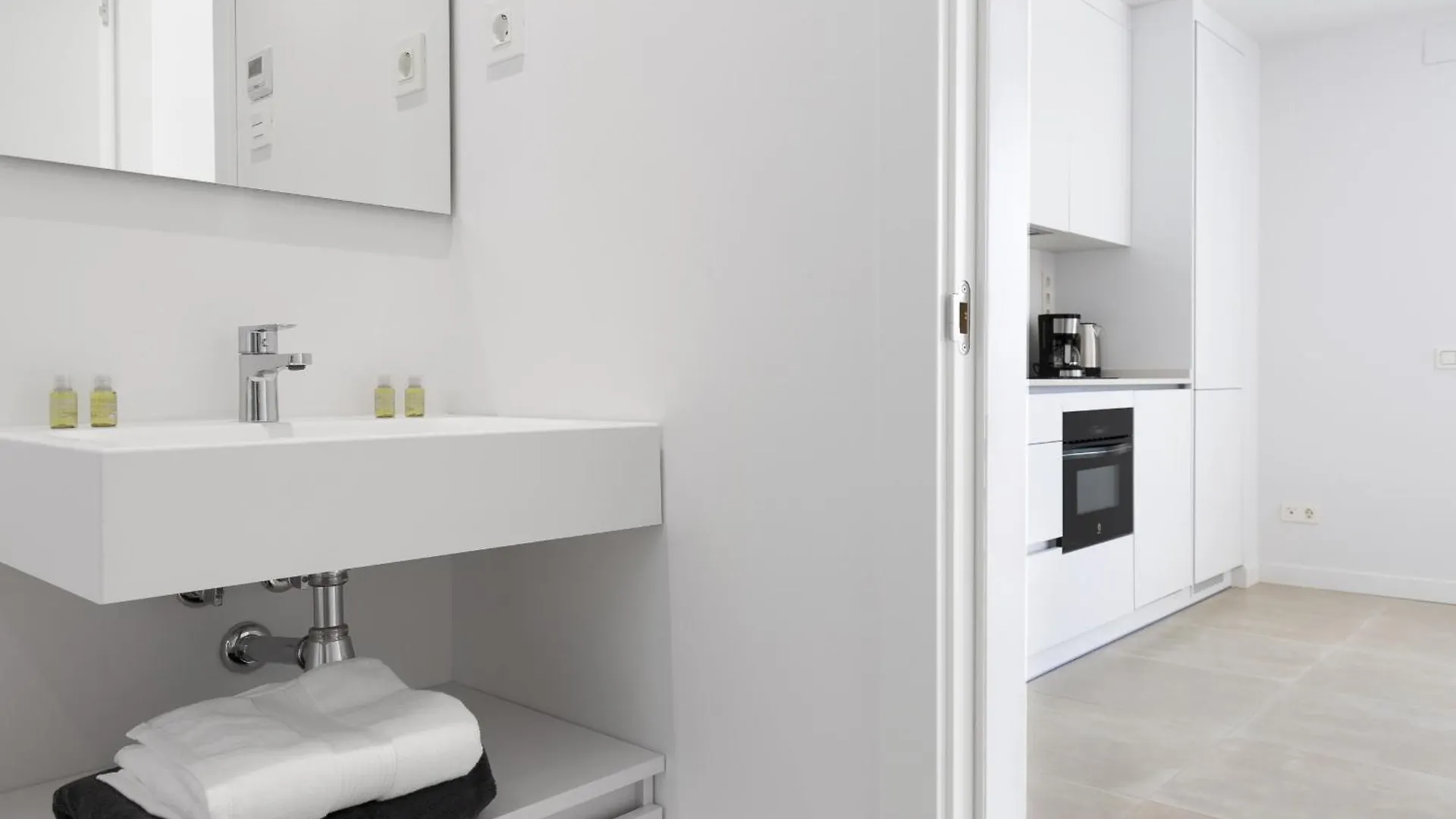 Modern Luxury Suite With Terrace In Higueron Fuengirola Spain