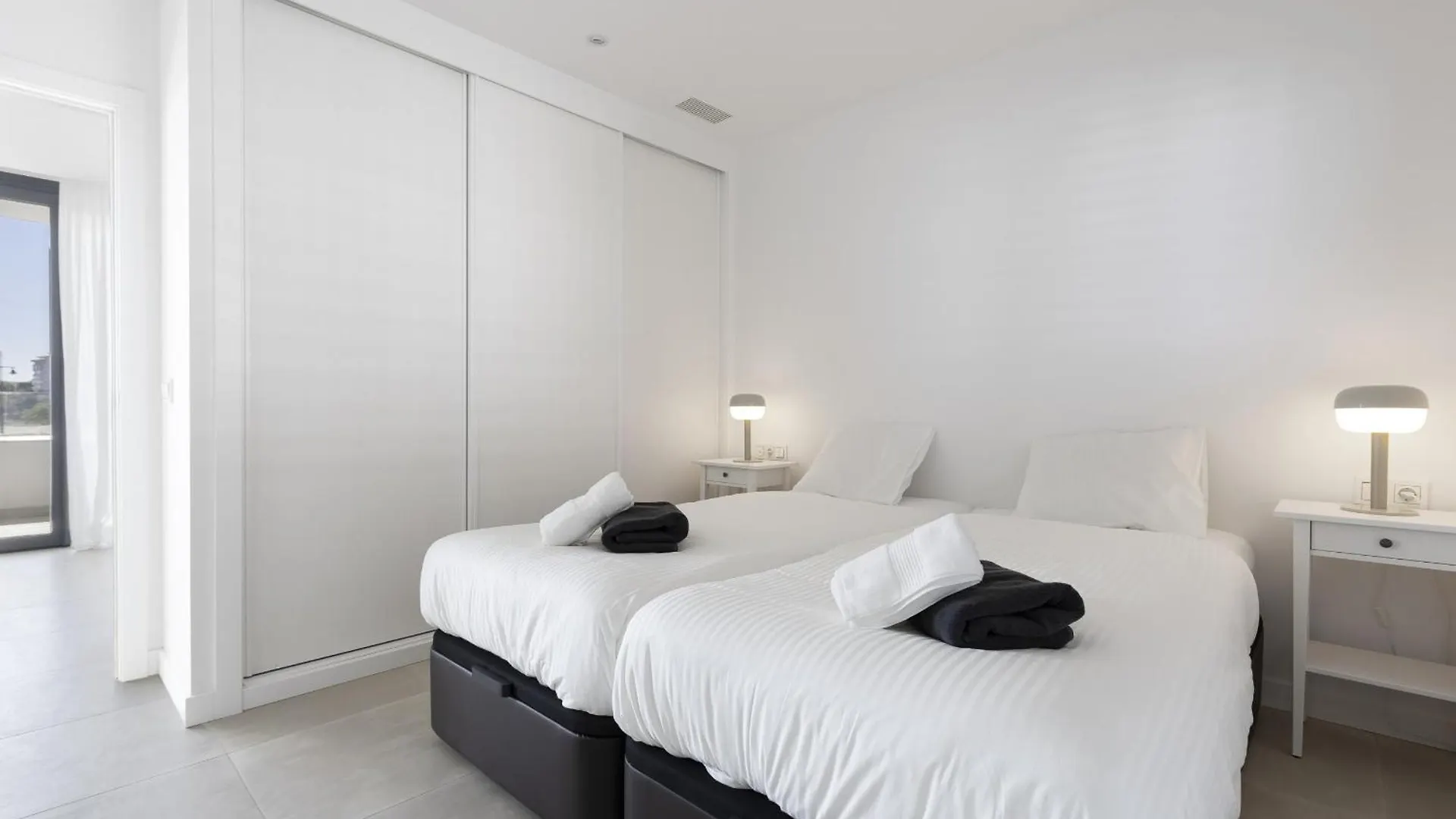 Apartment Modern Luxury Suite With Terrace In Higueron Fuengirola